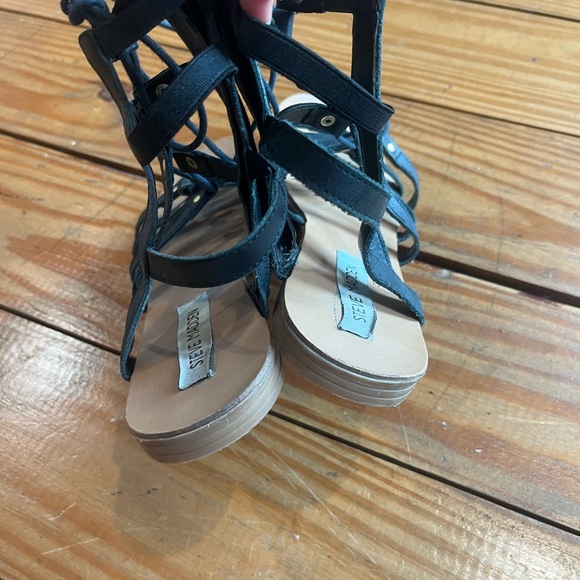 (36) *STEVE MADDEN SANDALS* - Picture 7 of 11